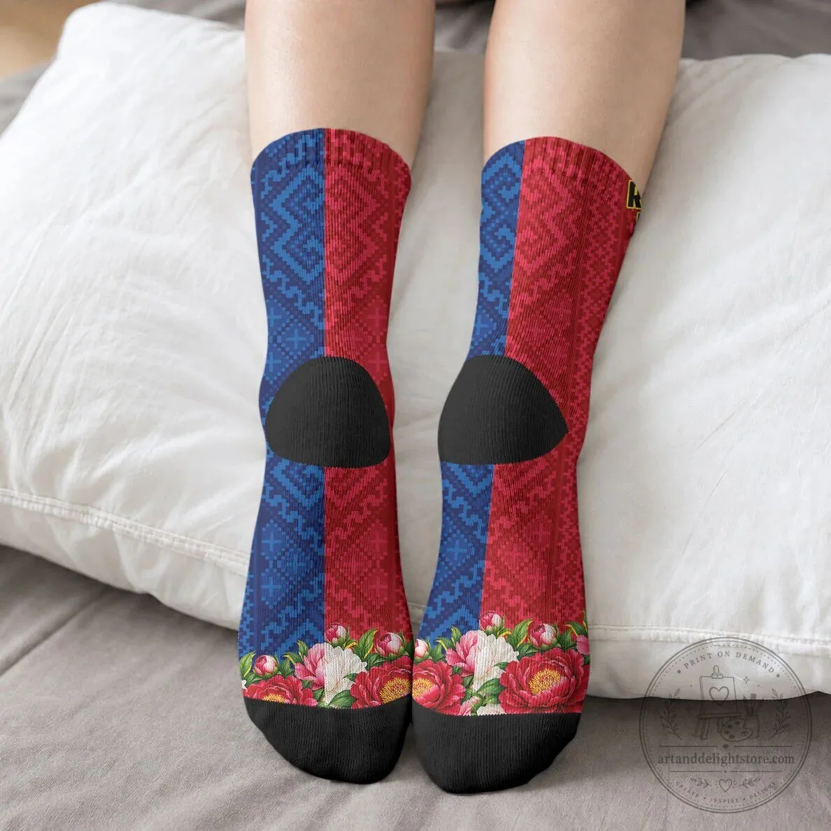 Romania Flag Eagle and Arcul de Triumf Traditional Folk Pattern Crew Socks 8 Romania Flag Eagle and Arcul de Triumf Traditional Folk Pattern Crew Socks